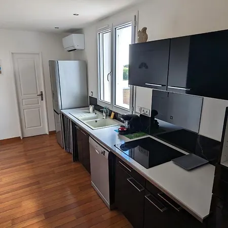 Moderne Proche Avec Terrasse Et Climatisation Hyères