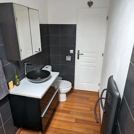 Moderne Proche Avec Terrasse Et Climatisation Apartment *