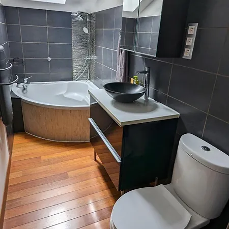 Lägenhet Moderne Proche Avec Terrasse Et Climatisation