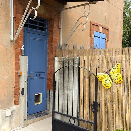 Moderne Proche Avec Terrasse Et Climatisation