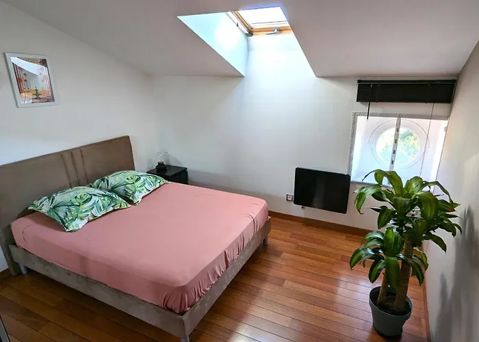 Moderne Proche Avec Terrasse Et Climatisation *