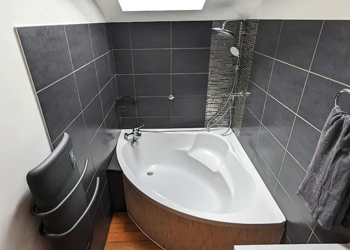 Moderne Proche Avec Terrasse Et Climatisation Hyères