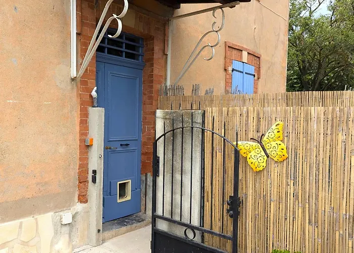 Moderne Proche Avec Terrasse Et Climatisation