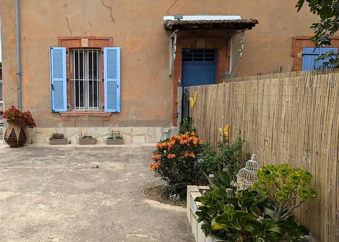 Moderne Proche Avec Terrasse Et Climatisation *