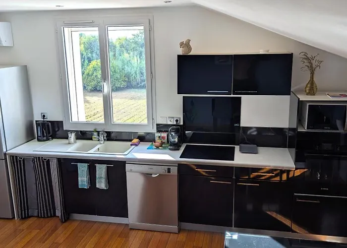 Moderne Proche Avec Terrasse Et Climatisation Hyères